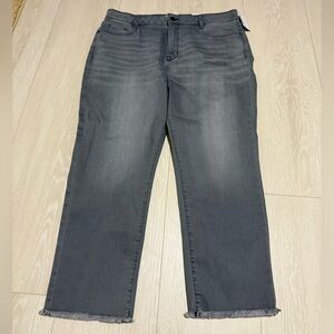 3/$10 Nine West Gray Straight Crop Jeans